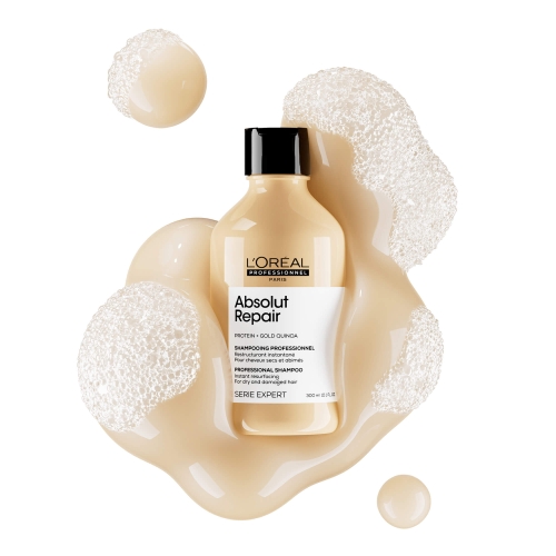 Kremowa konsystencja szamponu Absolut Repair z pianą