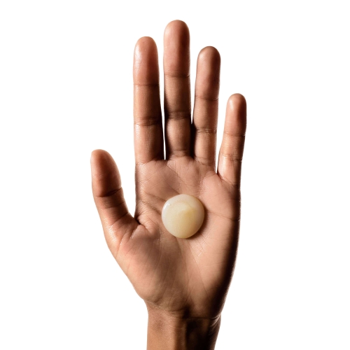 Ilość szamponu Absolut Repair na dłoni