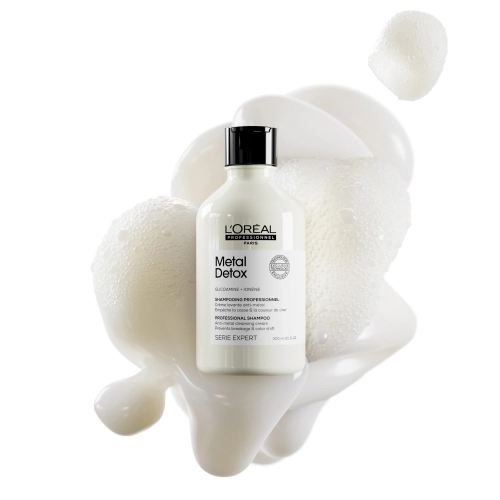 L’Oréal Professionnel Metal Detox – szampon na tle piany