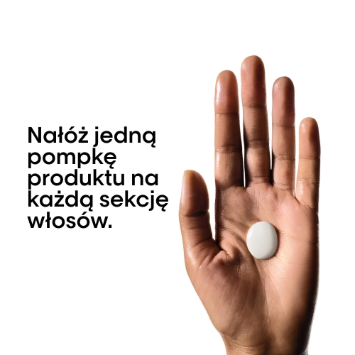 Jedna pompka kremu Absolut Repair Molecular na dłoń